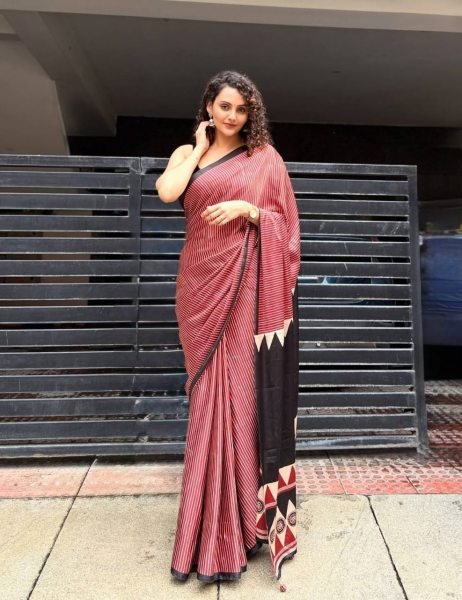 Dazzling Maroon Designer Semi Gajji Soft Silk Saree with Traditional Look for Women Silk Sarees Wholesale