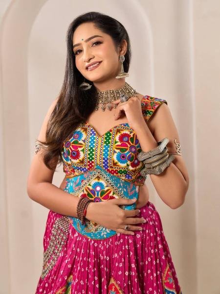 Dazzling Navratri Chaniya Choli With Real Mirror Work And Muslin Cotton Dupatta For Woman At Best Rates Navratri Lehnega Choli