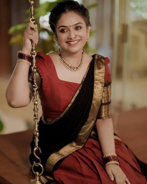 Dazzling Red Unstitched Kanjivaram Silk Half Saree with Banarasi Silk Blouse Half Saree Lehenga