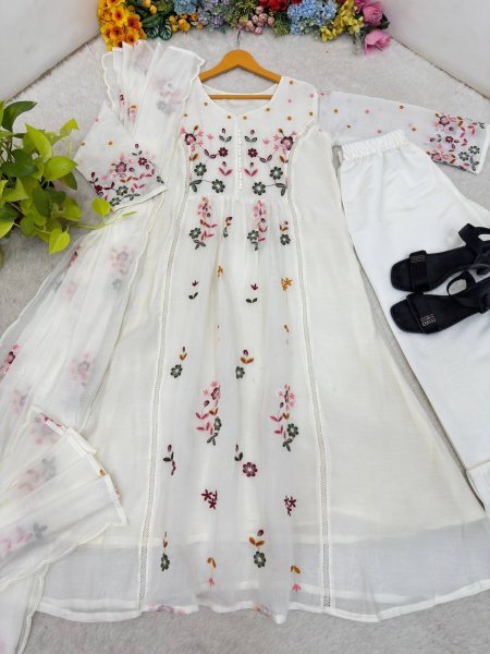 Dazzling White Mul Chanderi Pant Dupatta Set with GPO Lace and Potli at Manufacturer  Ready To Wear Collection