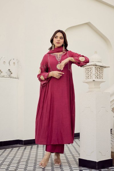 Delightful Pink Muslin Embroidered Kurti Pant Set with Muslin Dupatta for Women Embroidery Kurtis 