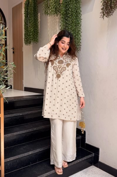 Delightful White Silk Crepe Embroidered Kurti Plazzo Set for Women Ready to Wear Ethnic Wear CO ORD Sets