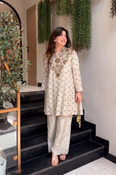 Delightful White Silk Crepe Embroidered Kurti Plazzo Set for Women Ready to Wear Ethnic Wear CO ORD Sets