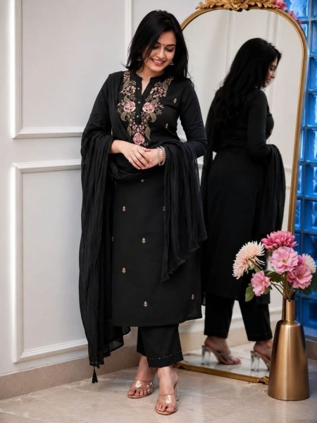Designer Embroidered Slub Cotton Kurti Ethnic Wear Set for Resellers and Retailers Kurtis