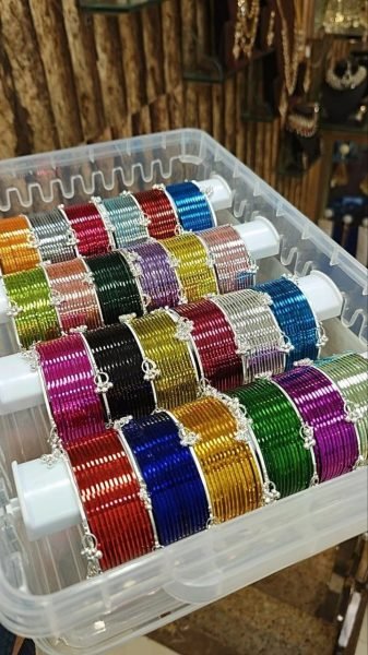 Designer Multi Color Jelly Glossy Metal Bangles Combo Box with Storage Box Fashion Accessories Wholesale