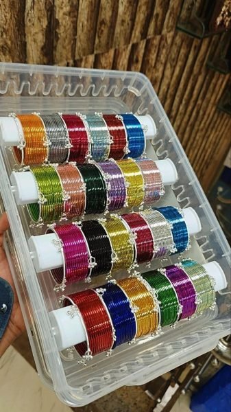 Designer Multi Color Jelly Glossy Metal Bangles Combo Box with Storage Box Fashion Accessories Wholesale
