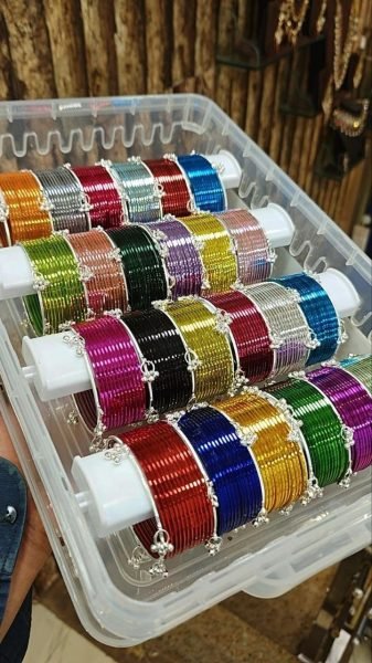 Designer Multi Color Jelly Glossy Metal Bangles Combo Box with Storage Box Fashion Accessories Wholesale