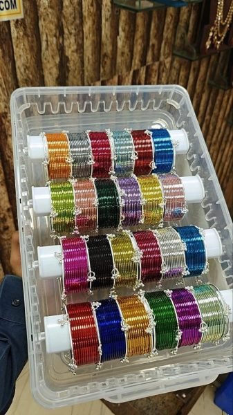 Designer Multi Color Jelly Glossy Metal Bangles Combo Box with Storage Box Fashion Accessories Wholesale