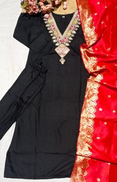 Designer Slub Cotton Kurti Pant Dupatta Set with Elegant Embroidery Work and Premium Jacquard Dupatta for Festive Wear Embroidery Kurtis 