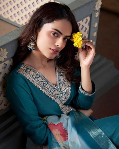 Dipali Embroidered Viscose Chanderi Straight Kurta with Jacquard Dupatta For Woman 3 Piece Kurti Set