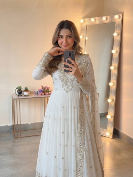 Distinctive White Georgette Gown with Lace Border Dupatta For Women Ready To Wear Collection