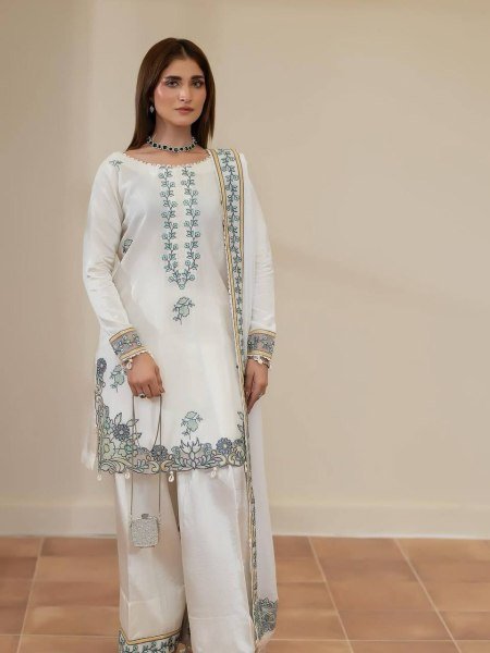 Distinctive White Pakistani Farshi Salwar Suit Set with Dupatta for Wedding Wear Ready To Wear Collection