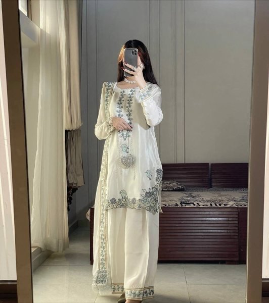 Distinctive White Pakistani Farshi Salwar Suit Set with Dupatta for Wedding Wear Ready To Wear Collection
