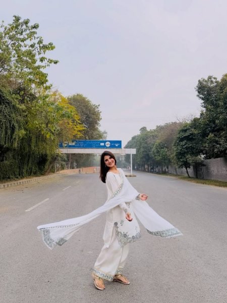 Distinctive White Pakistani Farshi Salwar Suit Set with Dupatta for Wedding Wear Ready To Wear Collection