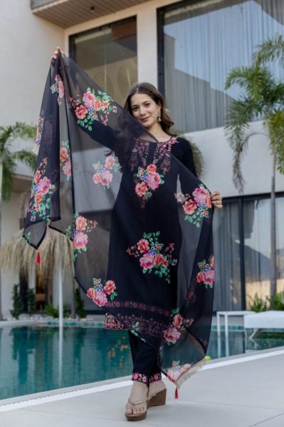 Durable Black Embroidered Floral Kurta Set With Dupatta For Office Wear  Straight Cut Long Kurtis
