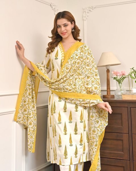 Durable Yellow Cotton Printed Straight Kurti Set With Dupatta For Women Cotton Kurtis Wholesale