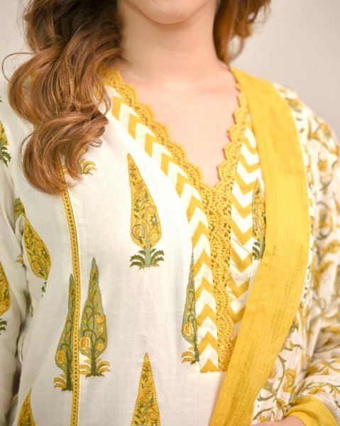 Durable Yellow Cotton Printed Straight Kurti Set With Dupatta For Women Cotton Kurtis Wholesale