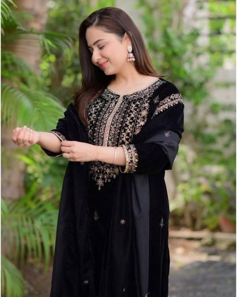 Dynamic Black Party Wear Set with Embroidery Sequence Work At Wholesale Rate Ready To Wear Collection