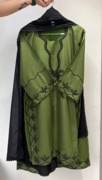 Dynamic Green Hania Aamir Inspired Pakistani Suit with Embroidered Rayon Kurti Set Ready To Wear Collection