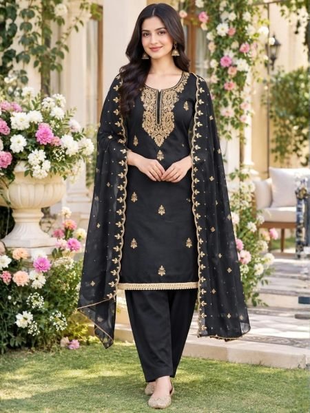 Dynamic Grey Georgette Multi Embroidery Suit with Santoon Bottom and Inner 