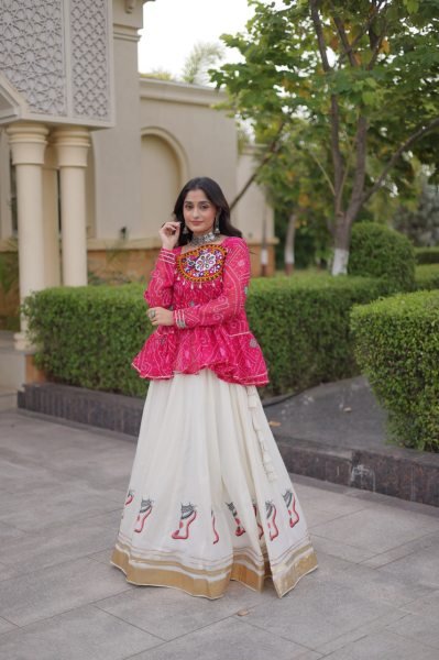 Dynamic Pink Navratri Special 6 Meter Flair Kora Cotton Lehenga Choli at Wholesale Rate Navratri Lehnega Choli
