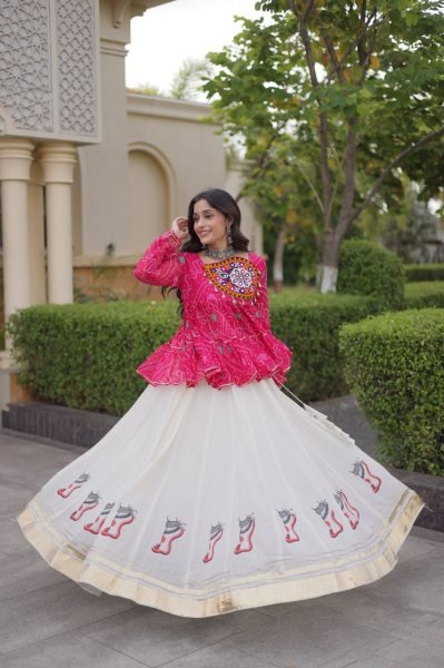 Dynamic Pink Navratri Special 6 Meter Flair Kora Cotton Lehenga Choli at Wholesale Rate Navratri Lehnega Choli