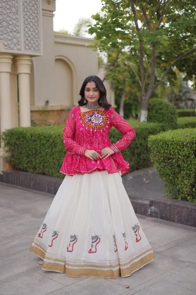 Dynamic Pink Navratri Special 6 Meter Flair Kora Cotton Lehenga Choli at Wholesale Rate Navratri Lehnega Choli