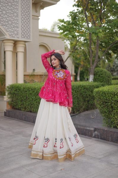 Dynamic Pink Navratri Special 6 Meter Flair Kora Cotton Lehenga Choli at Wholesale Rate Navratri Lehnega Choli