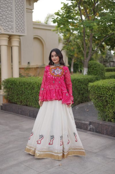 Dynamic Pink Navratri Special 6 Meter Flair Kora Cotton Lehenga Choli at Wholesale Rate Navratri Lehnega Choli