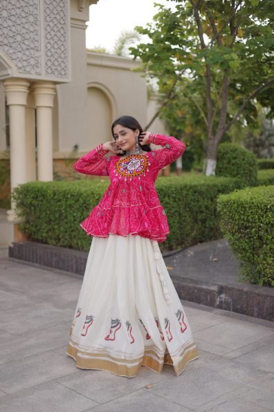 Dynamic Pink Navratri Special 6 Meter Flair Kora Cotton Lehenga Choli at Wholesale Rate Navratri Lehnega Choli