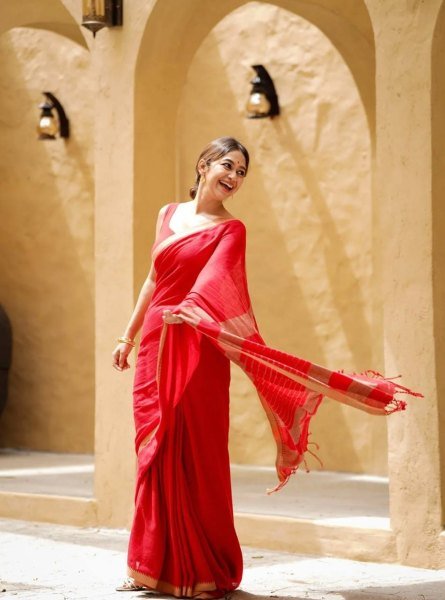 Dynamic Red Linen Cotton Printed Saree with Digital Print Blouse Piece at Manufacturer  Printed Cotton Sarees Wholesale