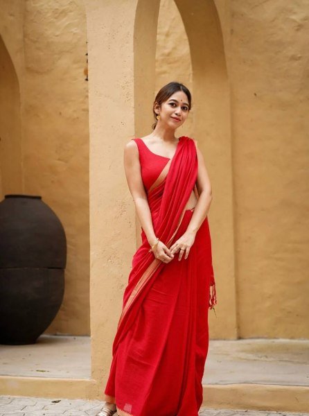 Dynamic Red Linen Cotton Printed Saree with Digital Print Blouse Piece at Manufacturer  Printed Cotton Sarees Wholesale