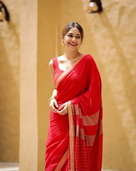 Dynamic Red Linen Cotton Printed Saree with Digital Print Blouse Piece at Manufacturer  Printed Cotton Sarees Wholesale