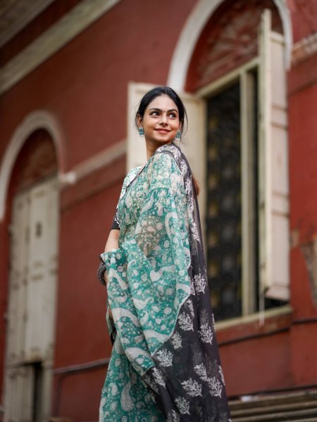Dynamic Teal Green Cotton Kota Check Digital Printed Saree with Unstitched Blouse Printed Cotton Sarees Wholesale