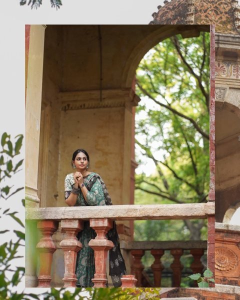 Dynamic Teal Green Cotton Kota Check Digital Printed Saree with Unstitched Blouse Printed Cotton Sarees Wholesale