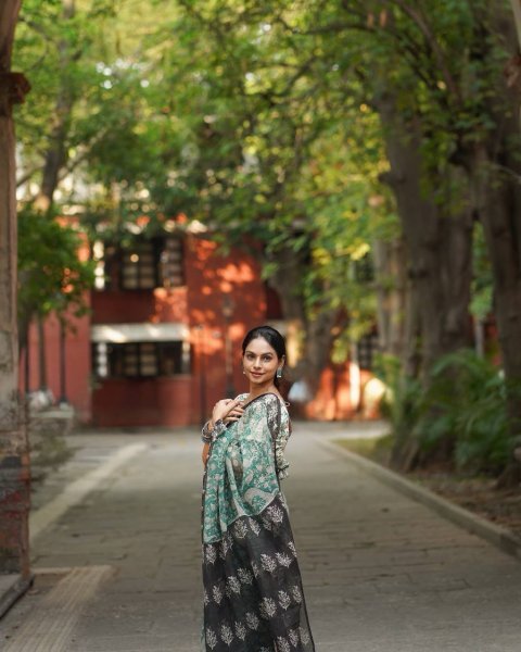 Dynamic Teal Green Cotton Kota Check Digital Printed Saree with Unstitched Blouse Printed Cotton Sarees Wholesale