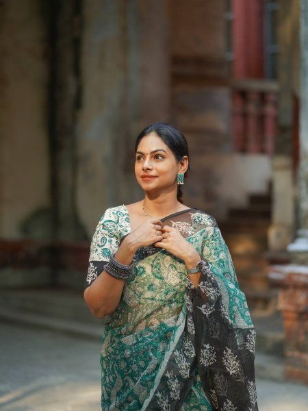 Dynamic Teal Green Cotton Kota Check Digital Printed Saree with Unstitched Blouse Printed Cotton Sarees Wholesale