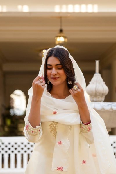 Dynamic White Japan Satin Kurti Patiala Set with Dupatta for Women Embroidery Kurtis 