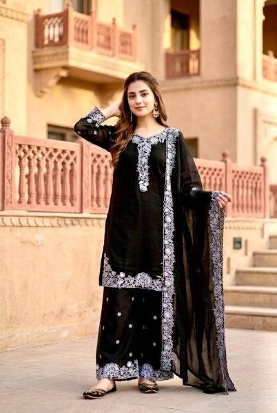 Efficient Black Heavy Mal Chanderi Suit Set for Wedding and Reception Functions Ready To Wear Collection