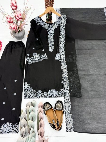 Efficient Black Heavy Mal Chanderi Suit Set for Wedding and Reception Functions Ready To Wear Collection