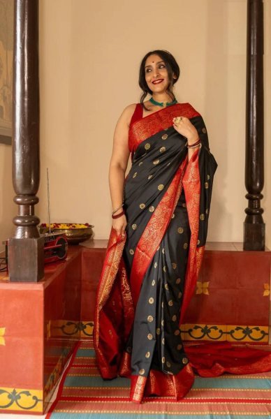 Efficient Black Women's Lichi Silk Saree with Rich Jacquard Pallu For Festival Silk Sarees Wholesale