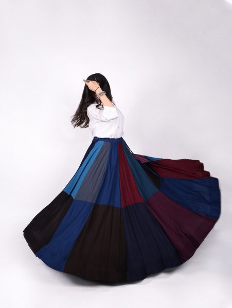 Efficient Dark Multicolor Navratri Lehenga with 8 Meter Flare for Garba Navratri Lehnega Choli