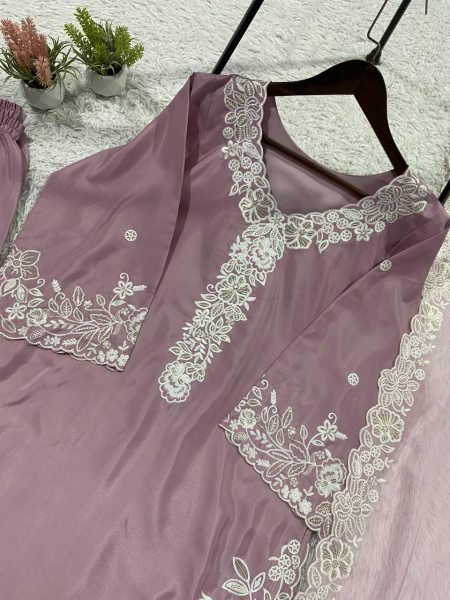 Eid Party Wear Mauve Suit Set with Heavy Embroidery Work at Manufacturer Price Ready To Wear Collection