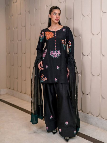 Elegant Black Natural Crepe Farsi Suit with Moti Work Dupatta Perfect for Nikaah &  Mehndi Functions Kurtis