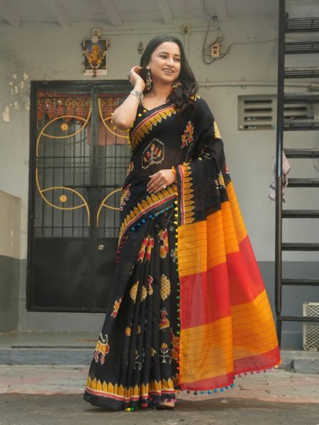 Elegant Black Yellow Premium Mul Mul Cotton Saree with Running Blouse for Women Sarees 