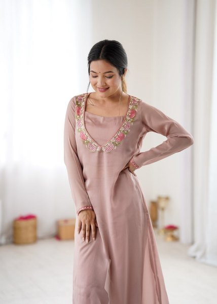 Elegant Dusty Rose Pure Georgette Floral Embroidered Kurta Pant Set for Festive Occasions Georgette Kurti 