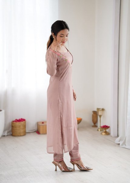 Elegant Dusty Rose Pure Georgette Floral Embroidered Kurta Pant Set for Festive Occasions Georgette Kurti 