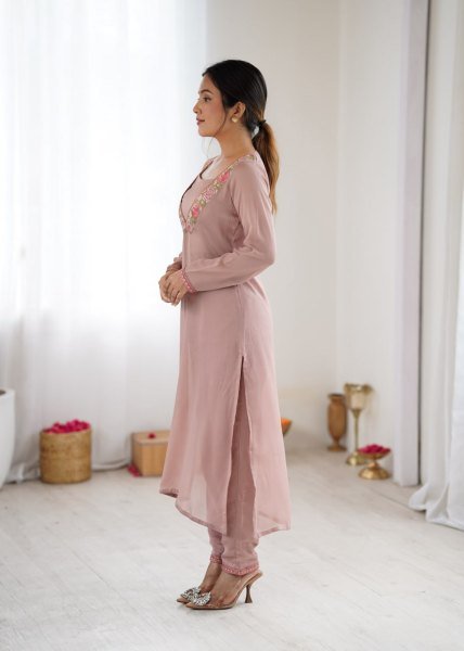 Elegant Dusty Rose Pure Georgette Floral Embroidered Kurta Pant Set for Festive Occasions Georgette Kurti 