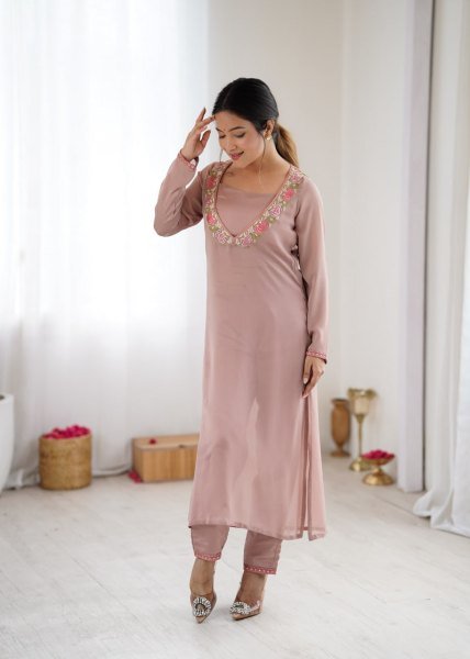 Elegant Dusty Rose Pure Georgette Floral Embroidered Kurta Pant Set for Festive Occasions Georgette Kurti 