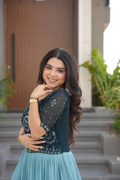Elegant Faux Blooming Gown with Beads   Floral Print     Ready to Wear Premium Gown Collection Anarkali Kurtis 